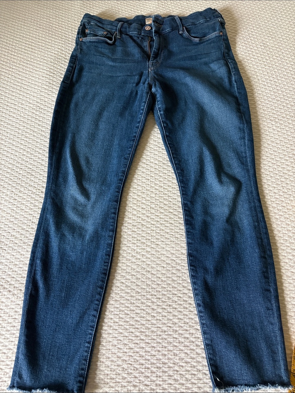 MOTHER Skinny Jeans in Dark Indigo Blue